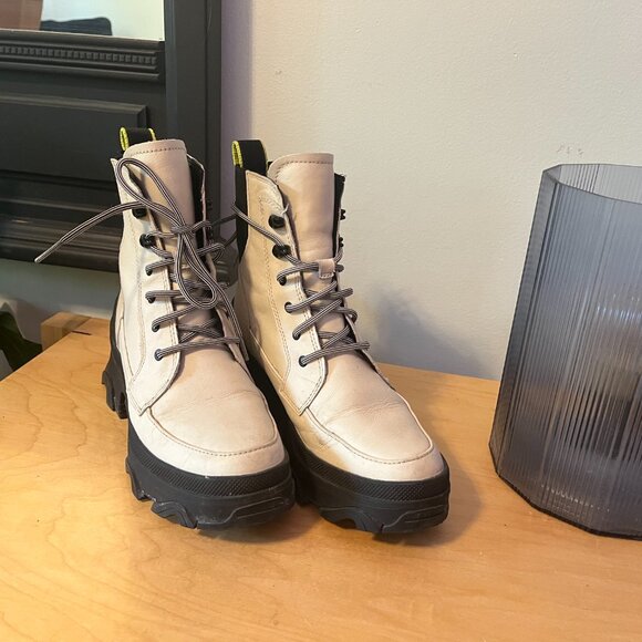 Sorel Brex Boot 6.5 - Picture 2 of 5